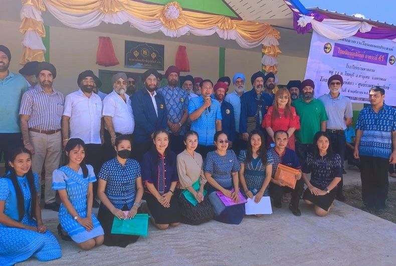 Group photograph at Thai Sikh Patronage Building 41 dedication